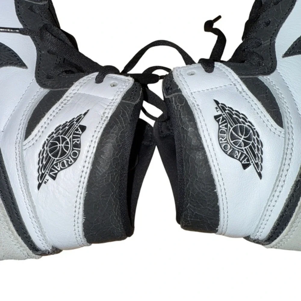 Nike Jordan 1 Retro High‎ OG Mens 7.5 Pre-Owned White/Black Shoes 555088-108